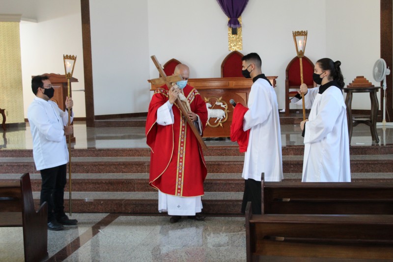 Tríduo Pascal - Celebração da Cruz 