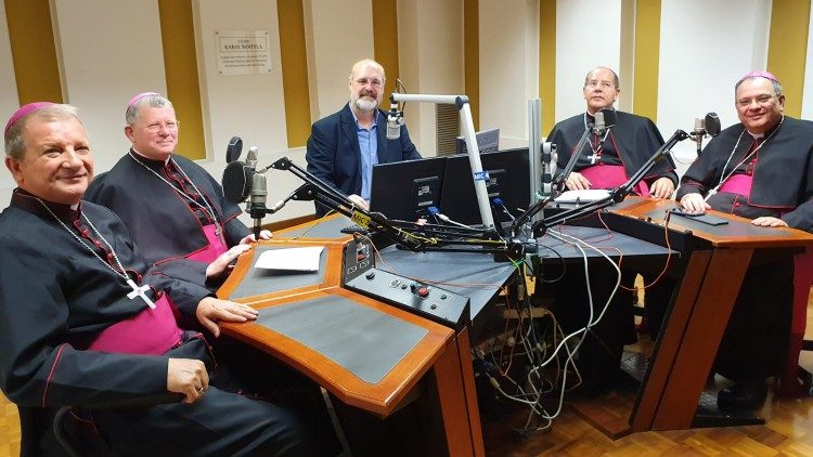 Presidência da CNBB em visita à Rádio Vaticano em 2019.