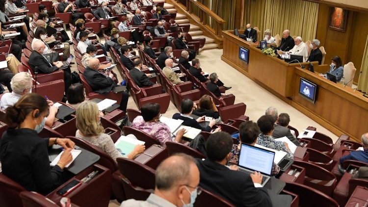 Sala do Sínodo no Vaticano