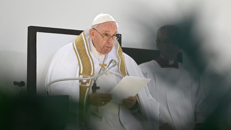 Visita pastoral do Papa Francisco à L'Aquila