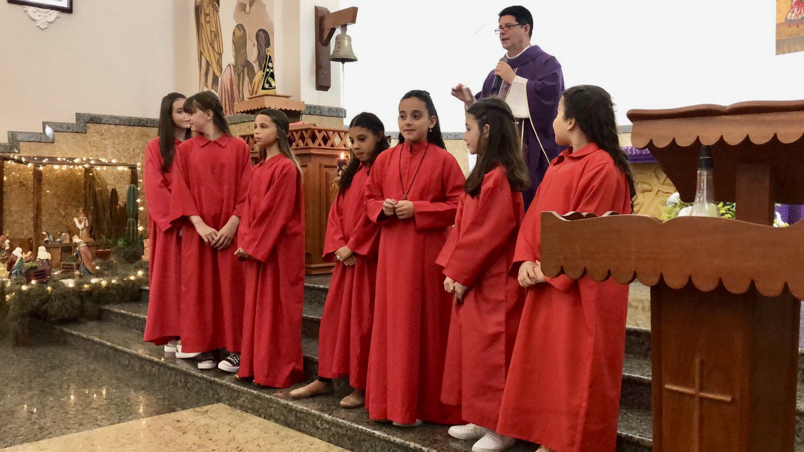 Novos coroinhas são enviados na Paróquia de Jaciguá