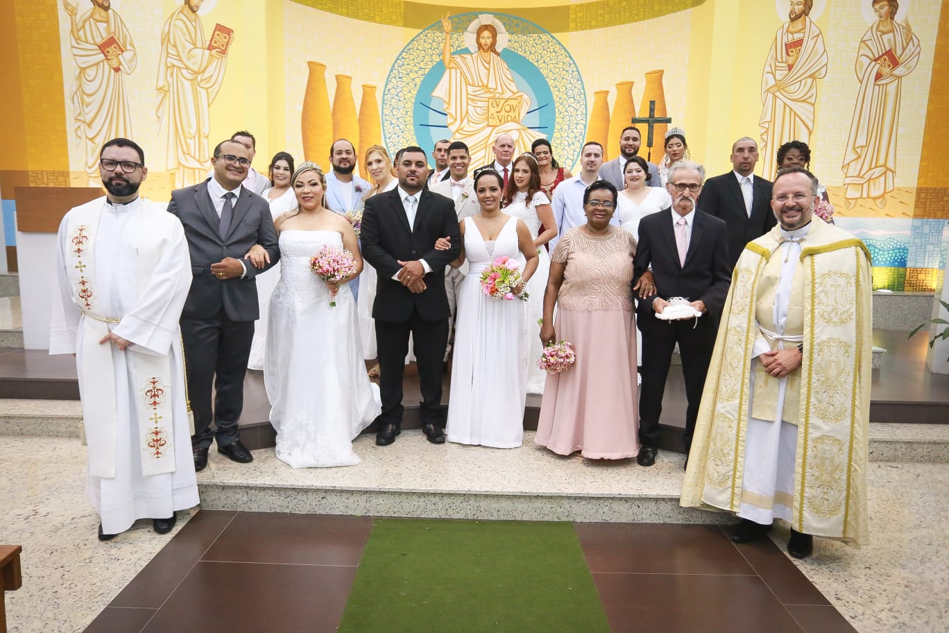 Casamento comunitário reúne 19 casais para o famoso sim em Cachoeiro