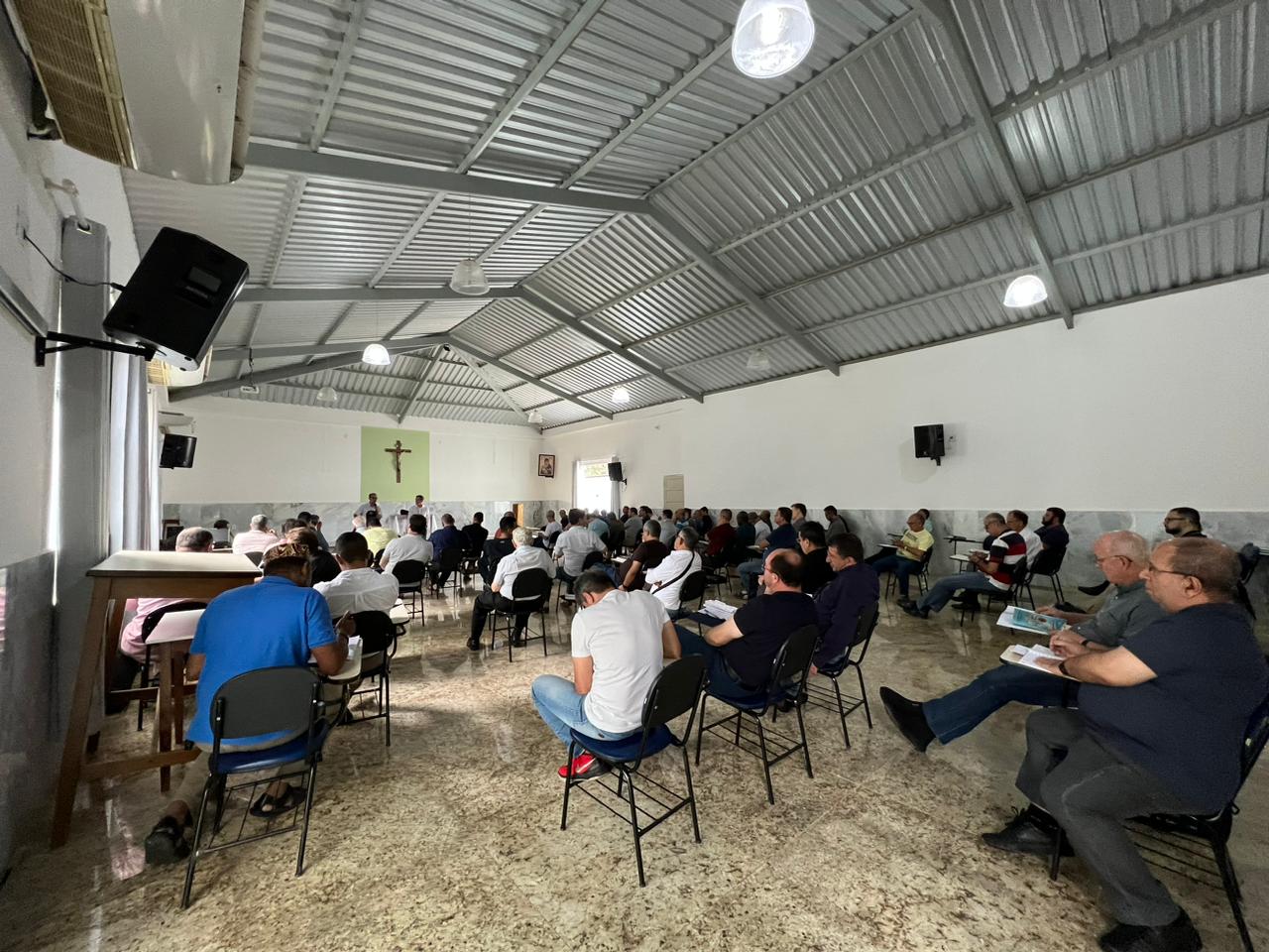 Padres participam da primeira reunião do Clero Diocesano e religioso da Diocese de Cachoeiro de Itapemirim