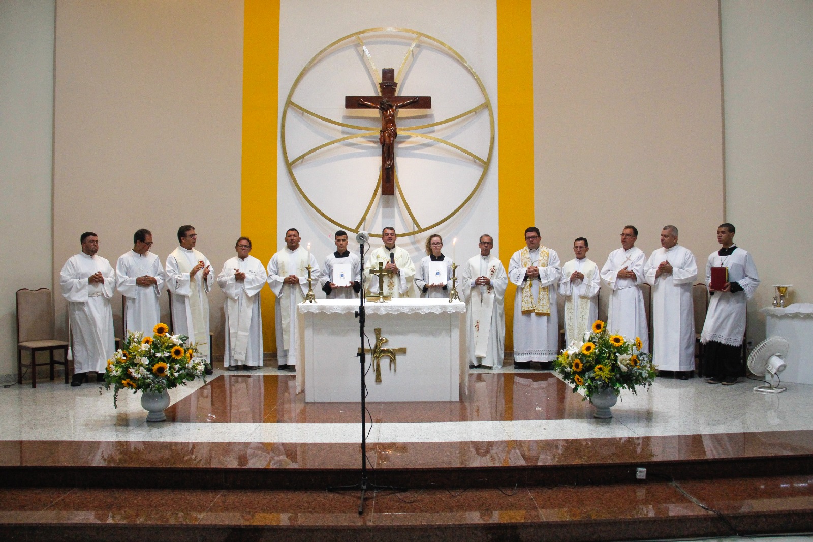 Por que os sacerdotes mudam de Paróquia?