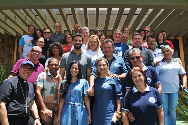 “Somos todos Igreja”, disse Dom Ricardo Hoepers em encontro com movimentos eclesiais