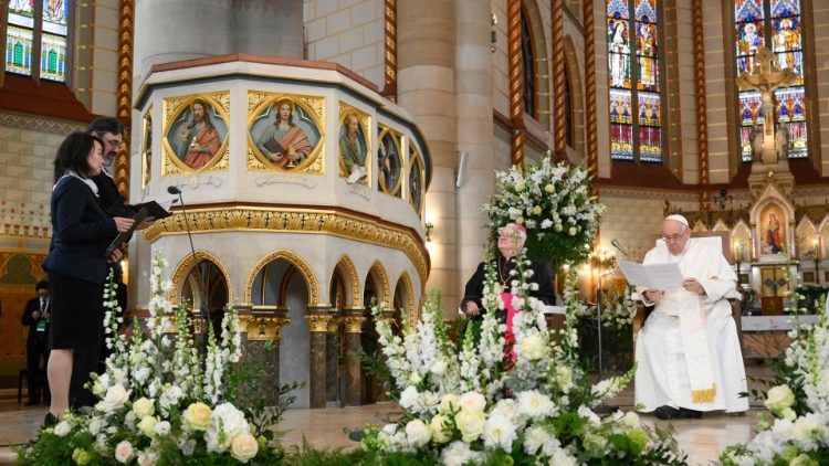 O Papa Francisco no encontro com os pobres e refugiados na Igreja de Santa Isabel da Hungria