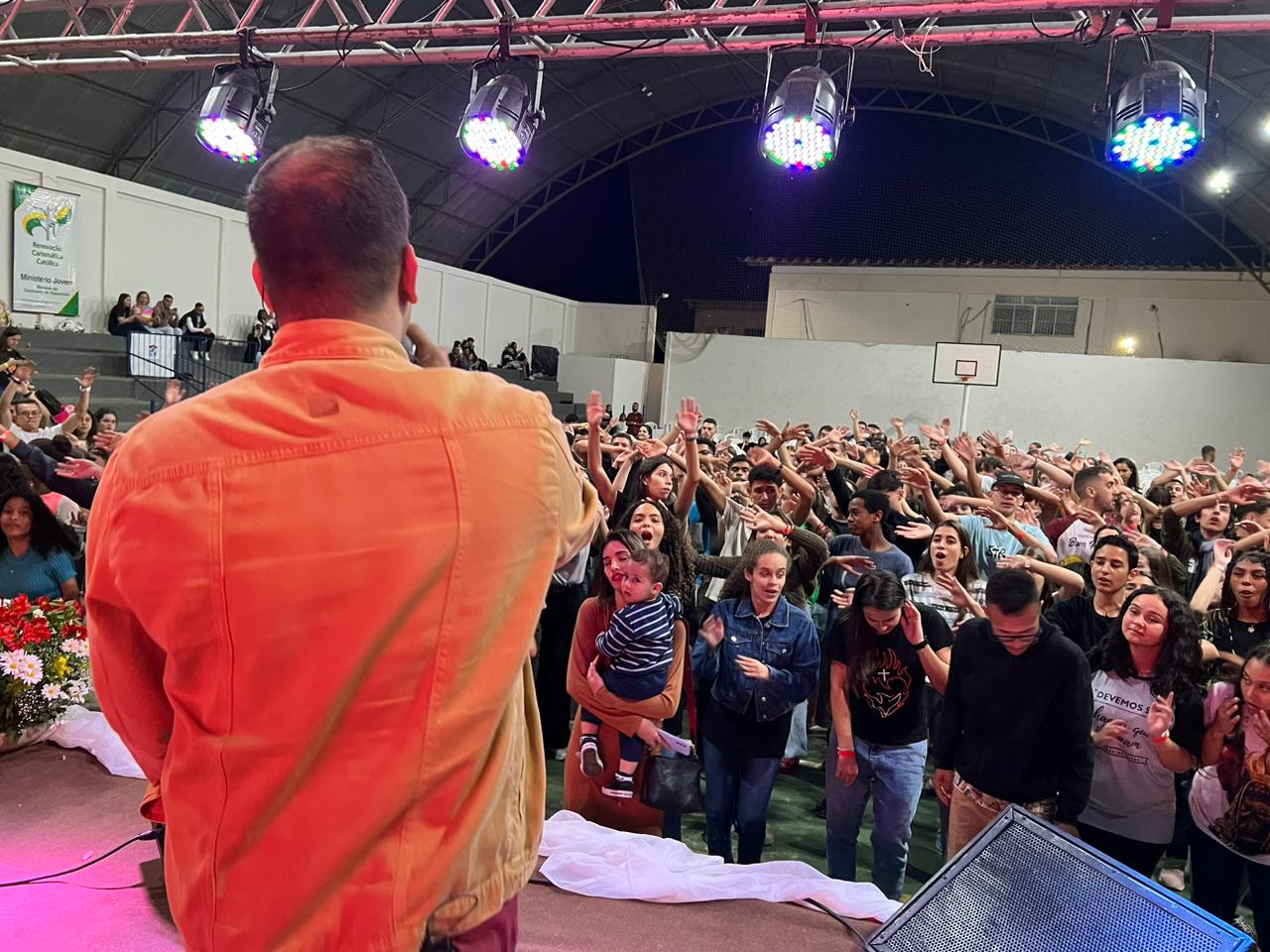 Encontro Diocesano da RCC reúne mais de 500 jovens em Alegre