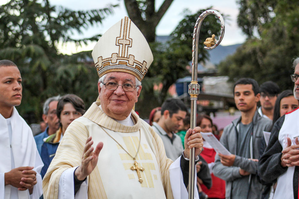 Como são os ritos fúnebres dos bispos da Igreja Católica