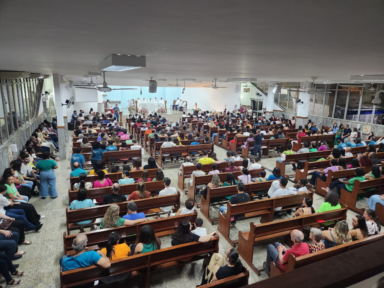 Fiéis participam do encerramento da Festa da Penha em Cachoeiro de Itapemirim