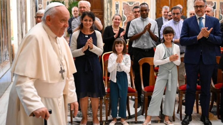 O Papa: que a Bíblia seja cada vez mais patrimônio de todos