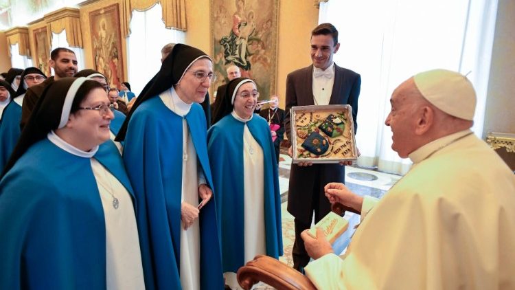 Participantes da Conferência organizada pela Pontifícia Academia Internacional Mariana