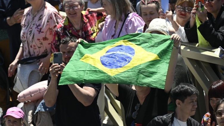 Regina Caeli - Brasileiros na Praça São Pedro