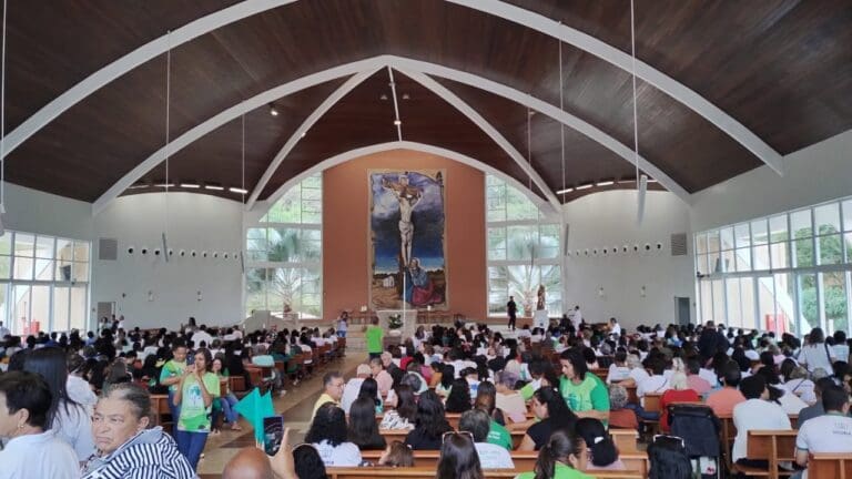 Mais de 200 líderes e famílias da Diocese de Cachoeiro participaram da Romaria Estadual da Pastoral Da Criança