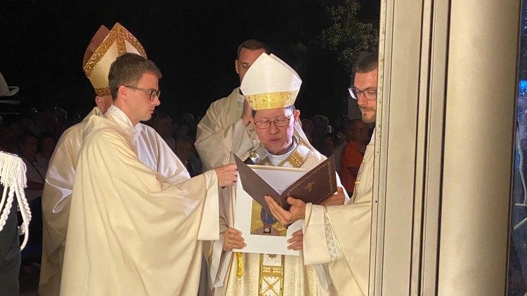 O cardeal Tagle em Bibione para a celebração do Perdão