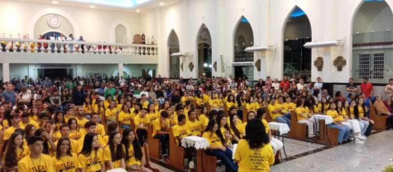 Mais de 120 adolescentes participam de encontro do TLCA em Iúna