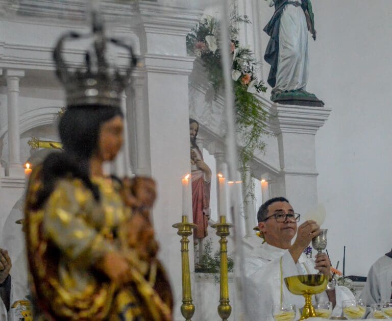 Santa Missa celebra 200 anos da festividade de Nossa Senhora do Amparo, em Itapemirim