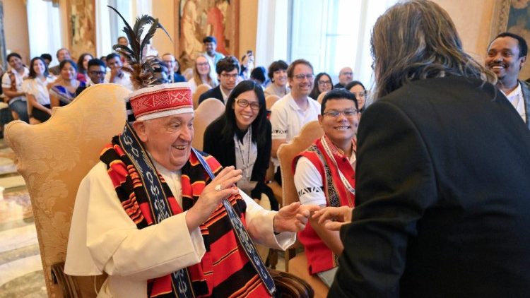 O Papa com os membros do Movimento Internacional de Estudantes Católicos "Pax Romana"