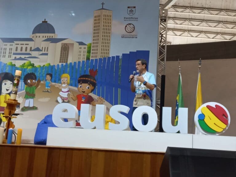 Bispo de Cachoeiro apresenta painel temático no Congresso da IAM