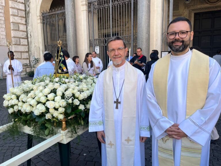 Bispo de Cachoeiro celebra Nossa Senhora Aparecida, em Roma