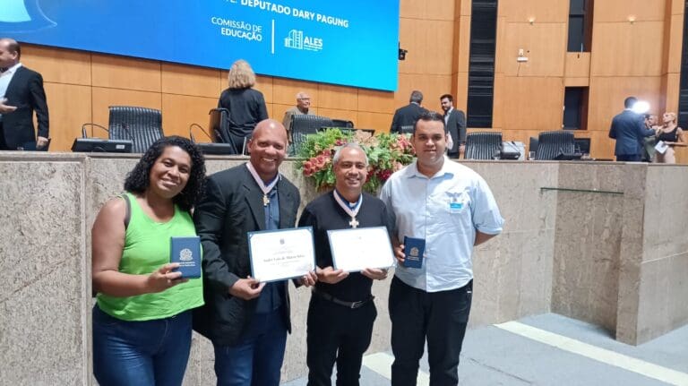 Representantes da Rádio Diocesana são homenageados na Ales