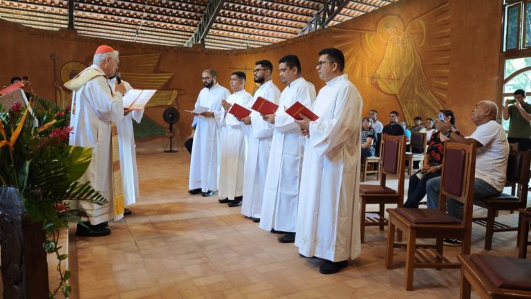 Seminaristas da arquidiocese de Manaus são admitidos às Ordens Sacras