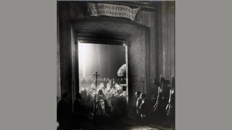 Pio XI abre o Jubileu de 1925 (© Biblioteca do Vaticano).