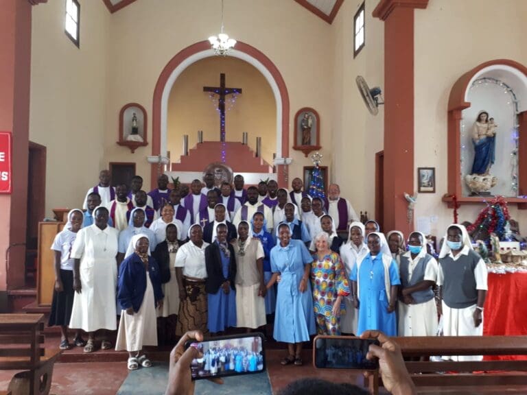 Conheça a missionária capixaba que doa a vida pela evangelização na África