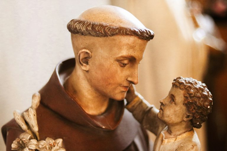Junho: santos juninos e o namoro como caminho de santidade e preparação para o matrimônio