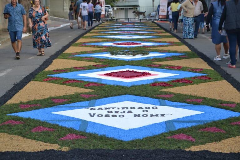 Corpus Christi: Pesquisa orienta melhorias e resgata sentidos na tradicional festa de Castelo