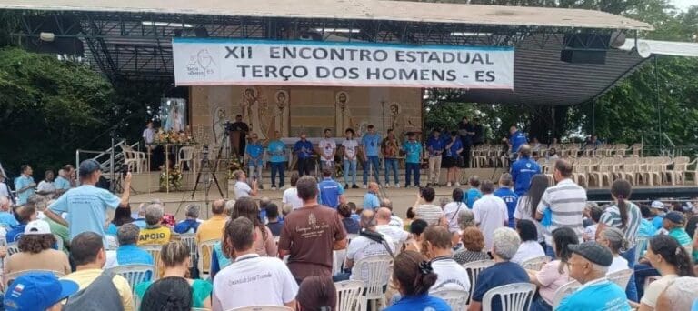 Centenas de representantes da Diocese de Cachoeiro participam do 12º Encontro Estadual do Terço dos Homens