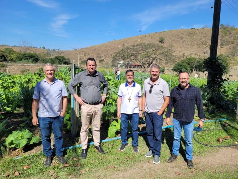 Dom Luiz Fernando Lisboa, Bispo de Cachoeiro, visita o Sítio São José