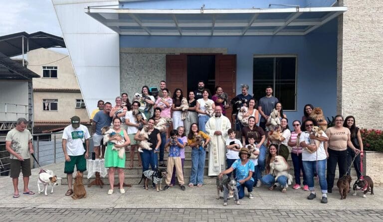 Pets recebem bênção especial em celebração a São Francisco de Assis no bairro IBC