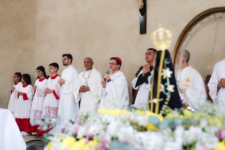 Paróquia Nossa Senhora Aparecida celebra sua padroeira com fé e devoção em Itaoca Pedra
