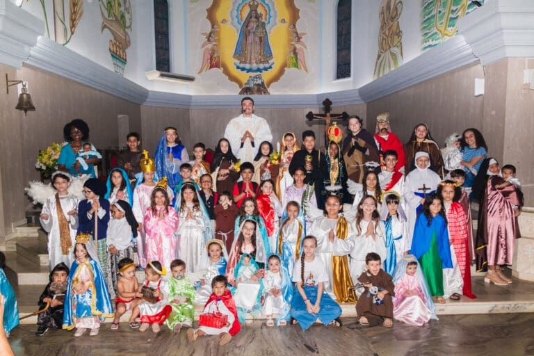 Festa dos Santinhos celebra o Dia de Todos os Santos em Alegre