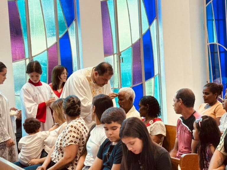 Paróquia Imaculado Coração de Maria realiza semana de espiritualidade e inicia festividades pelos 20 anos de instalação