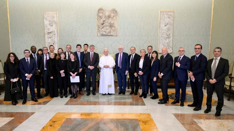 A foto oficial do Papa com a delegação do Curso de Revascularização de Paris