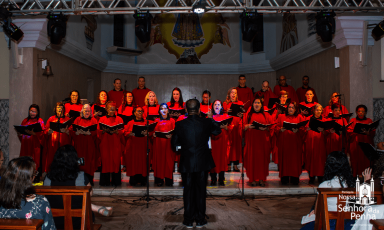 Cantata une nascimento de Jesus e tradição da Folia de Reis