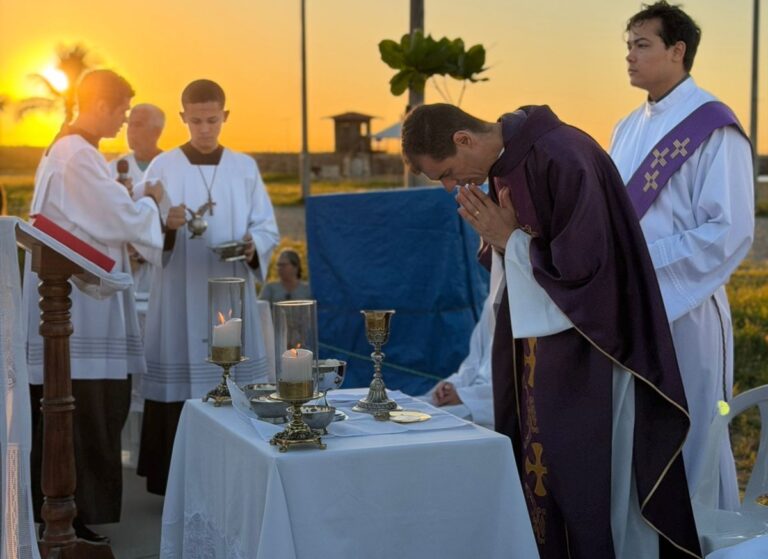 Nascer do sol marca Missa Penitencial e abre a Quaresma em Marataízes