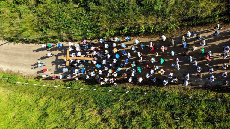 Paróquia Santíssimo Sacramento realiza Caminhada Penitencial com 400 fiéis em Cachoeiro