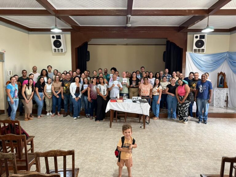 Paróquia São João Batista, em Muqui, promove formação sobre Hinário Litúrgico Diocesano