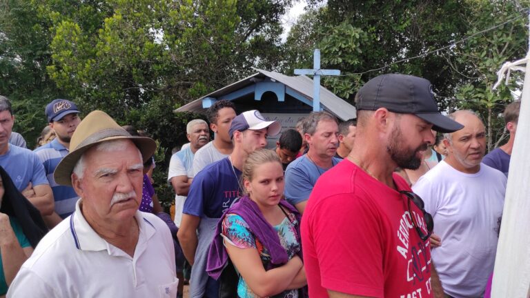 Fiéis sobem a Pedra da Penha em ato de fé e tradição centenária em Cachoeiro