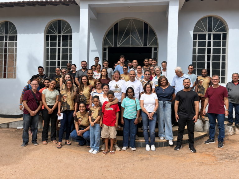 Missão Paroquial reúne 40 missionários e visita 36 famílias em Muqui