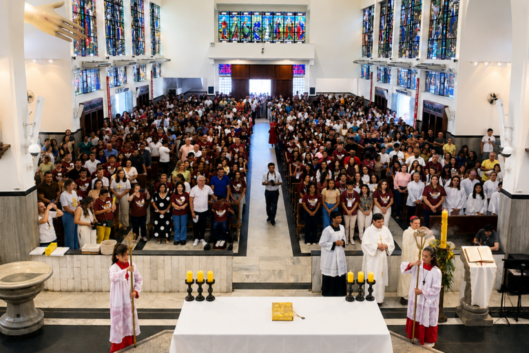 Celebração do Crisma reúne fiéis na Igreja de Nossa Senhora da Consolação
