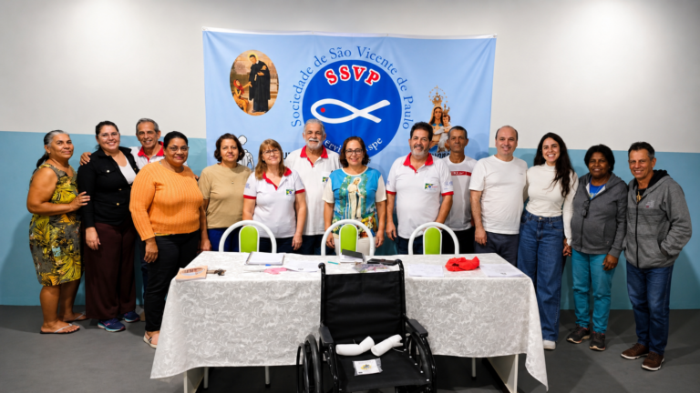 Iniciativa em Iúna arrecada toneladas de tampinhas e garante cadeiras de rodas a famílias
