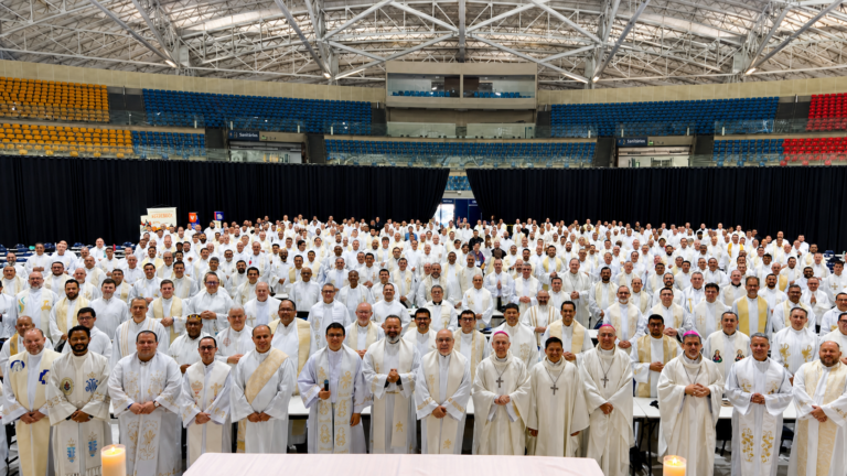 Padres de Cachoeiro participam do 20º Encontro Nacional de Presbíteros
