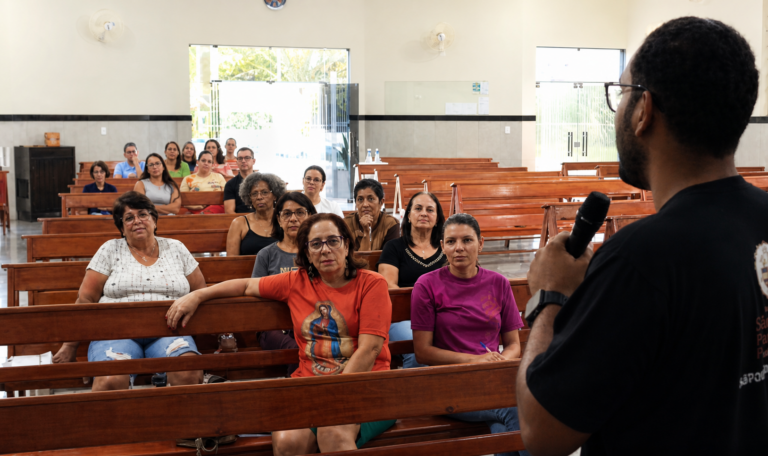 Formação reúne agentes da Pascom na Paróquia de Iúna