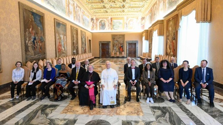 O Papa: perseverar na caridade e na proximidade com os cristãos do Oriente Médio