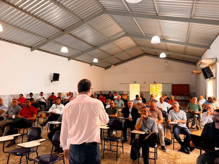 Reunião do presbitério reúne padres e pesquisadores da UFES no Caparaó